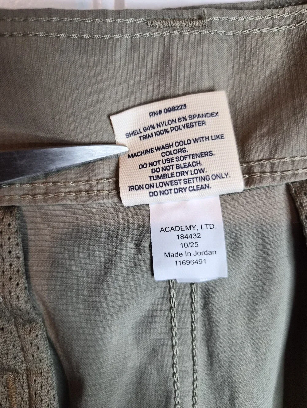40W Magellan Outdoor mens Performance Cargo Shorts Casual Fishing Vacation Trave